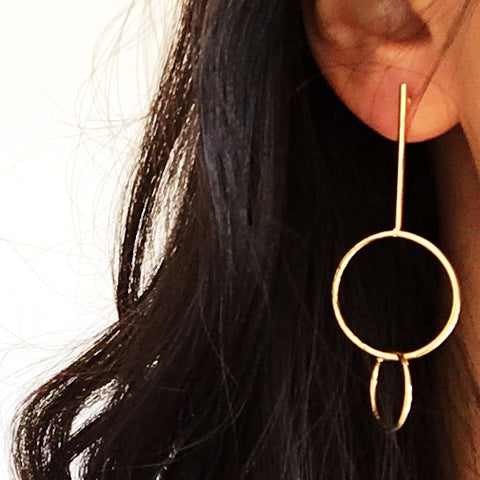 LINE WITH DOUBLE CIRCLES RINGS HOOP PENDANT EARRINGS