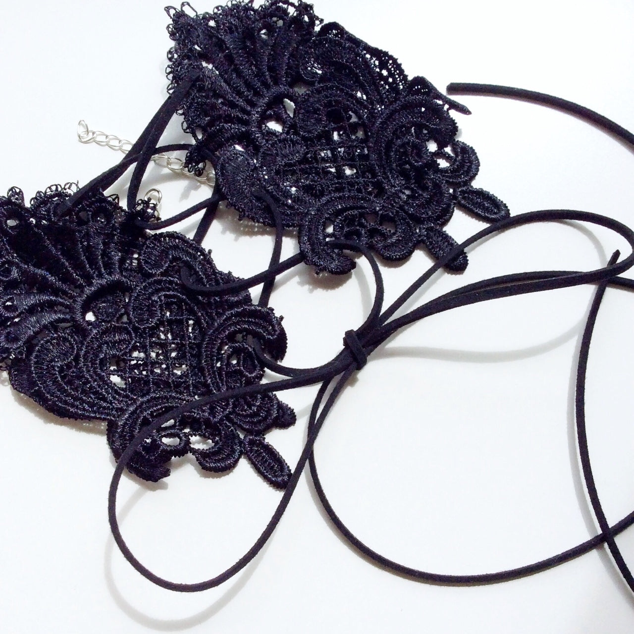 BLACK LACE TIE CHOKER NECKLACE