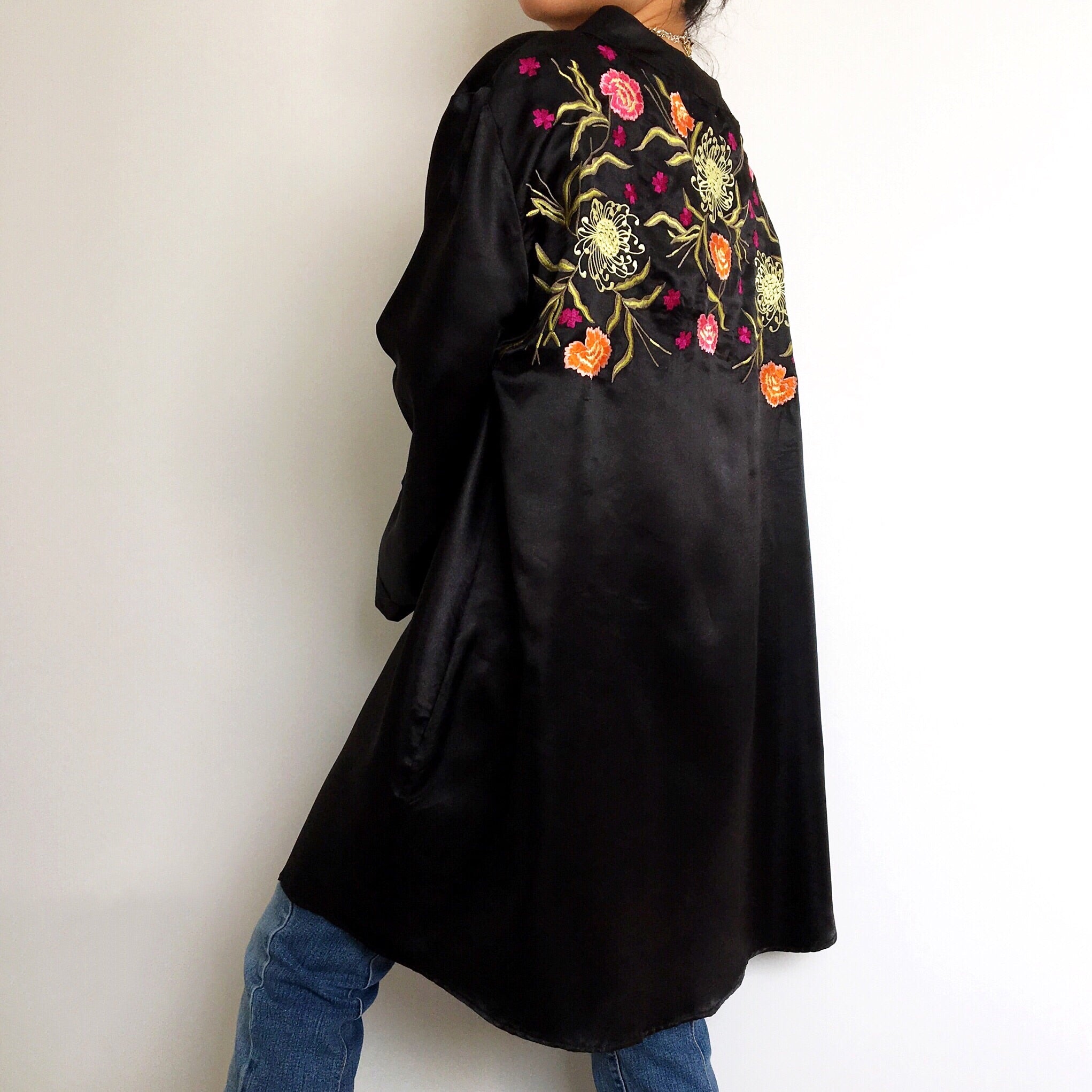 90S FLORAL EMBROIDERED EMBROIDERY SILKY KIMONO JACKET