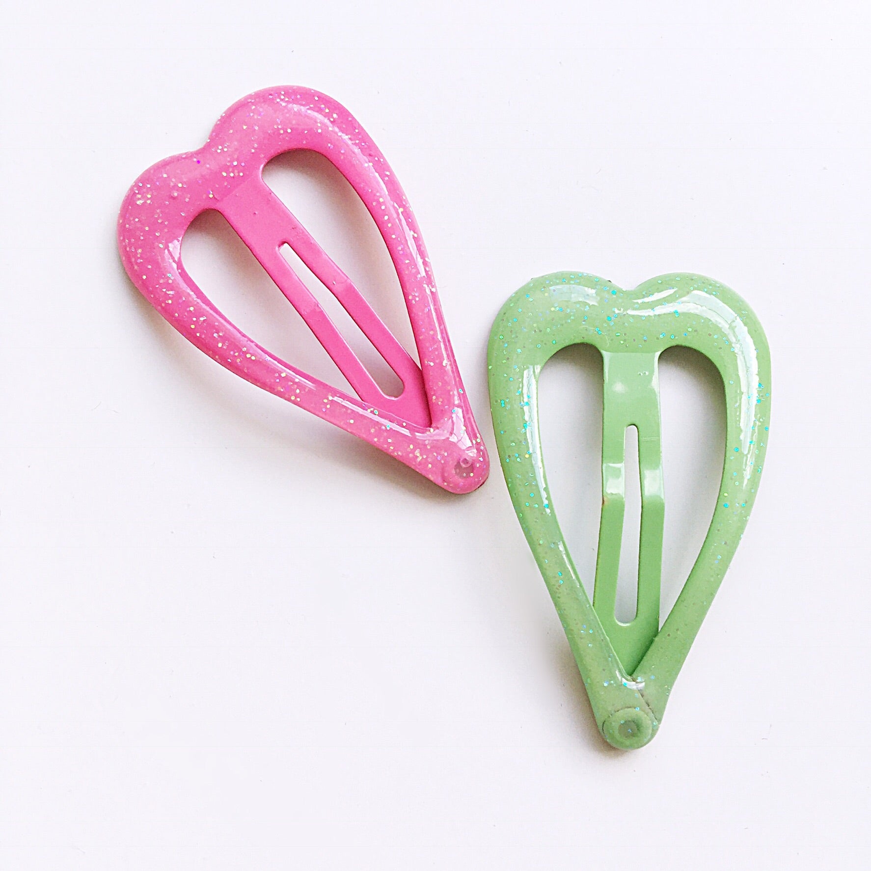 SLIM HEART PASTEL 90S Y2K HAIR CLIPS