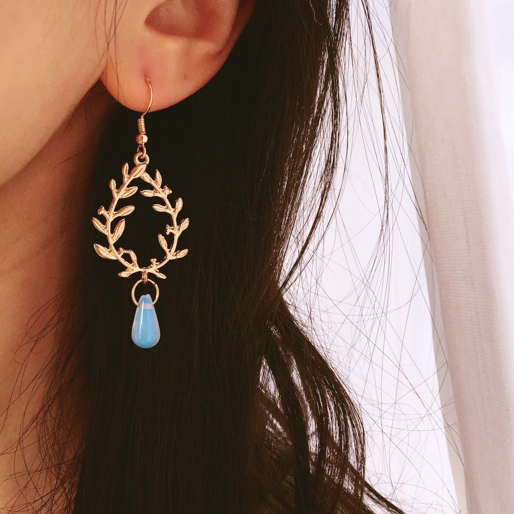 LEAF HOOP DROPLET TEAR EARRINGS