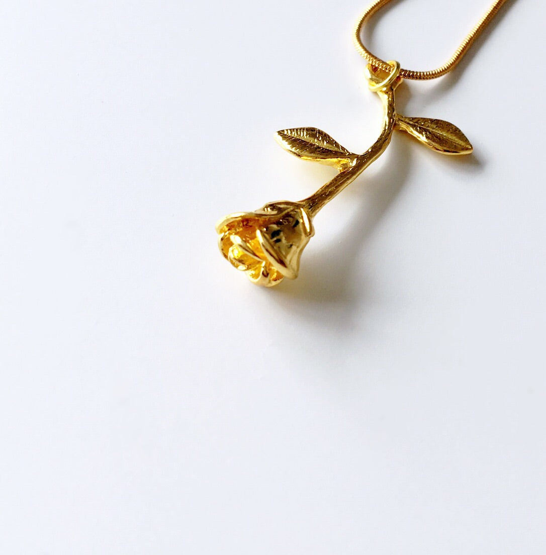 ROSE STEM PENDANT NECKLACE