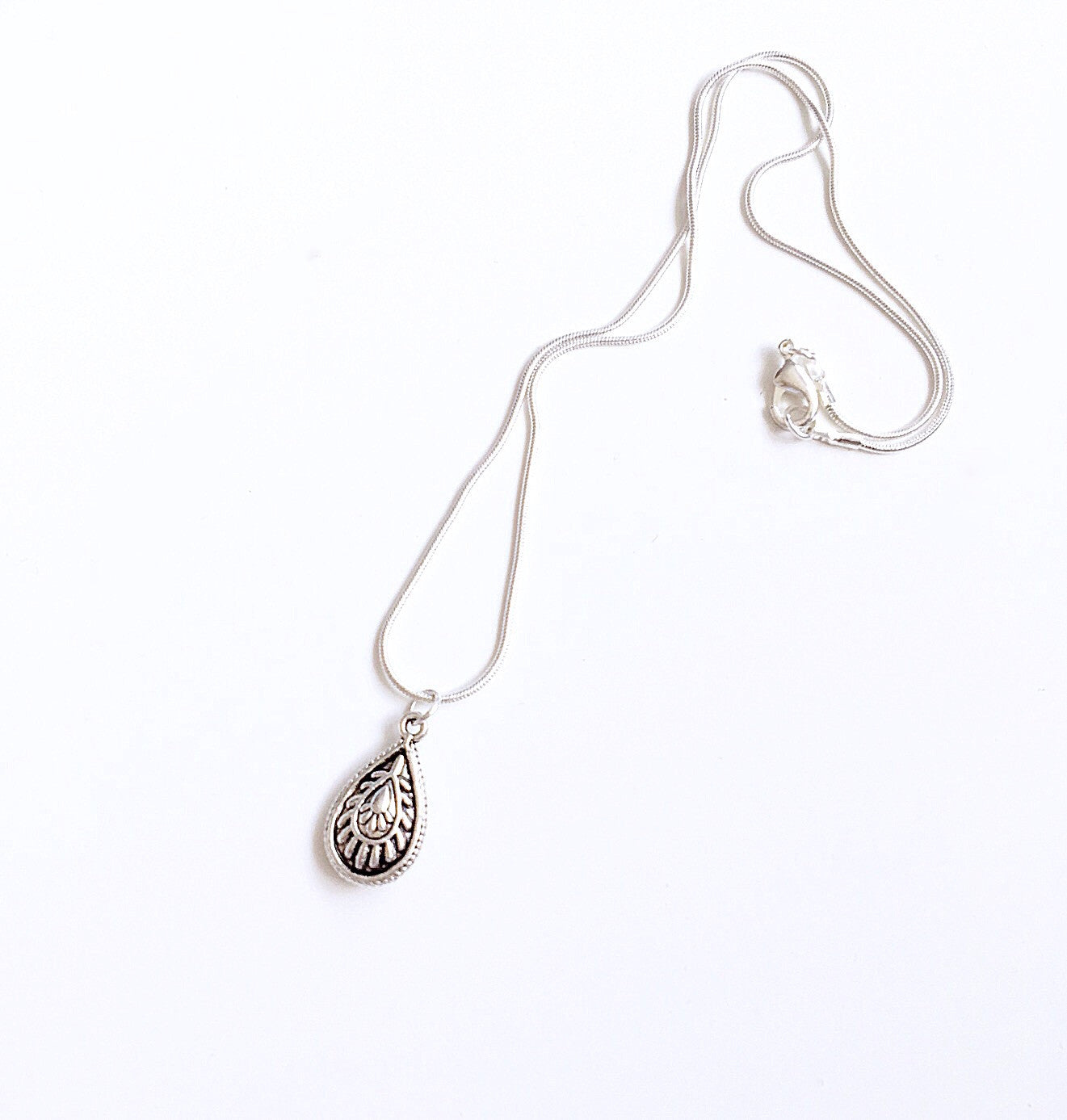 TRIBAL DROPLET NECKLACE