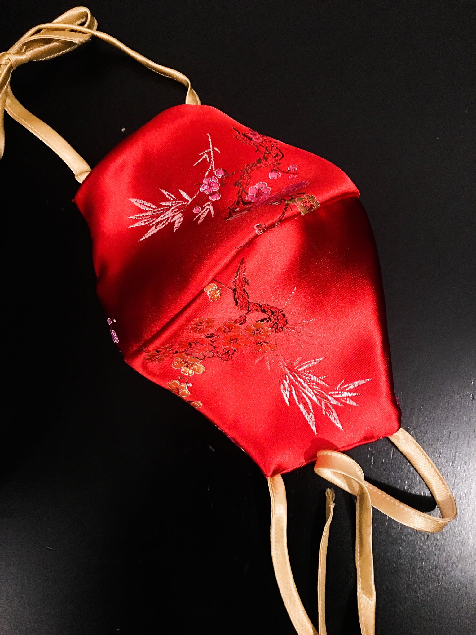 RED ORIENTAL FLORAL SATIN 3 LAYERS WITH FILTER POCKET FACE MASK