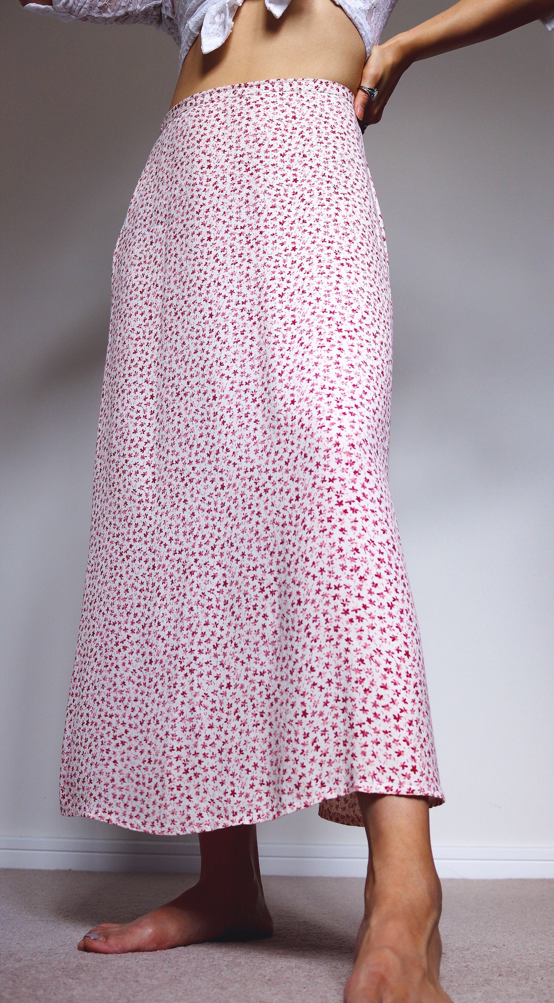 90S Y2K  VINTAGE FLORAL MIDI SKIRT
