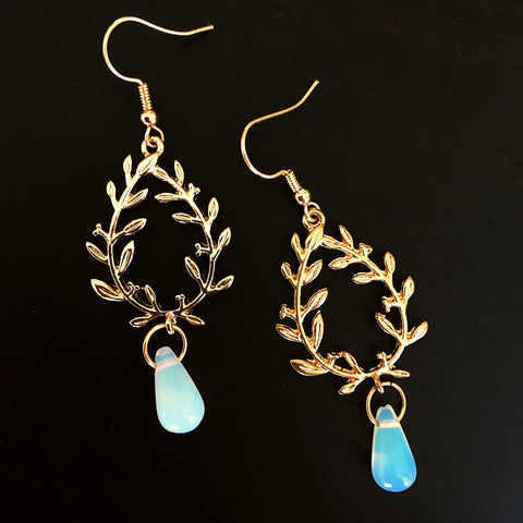 LEAF HOOP DROPLET TEAR EARRINGS