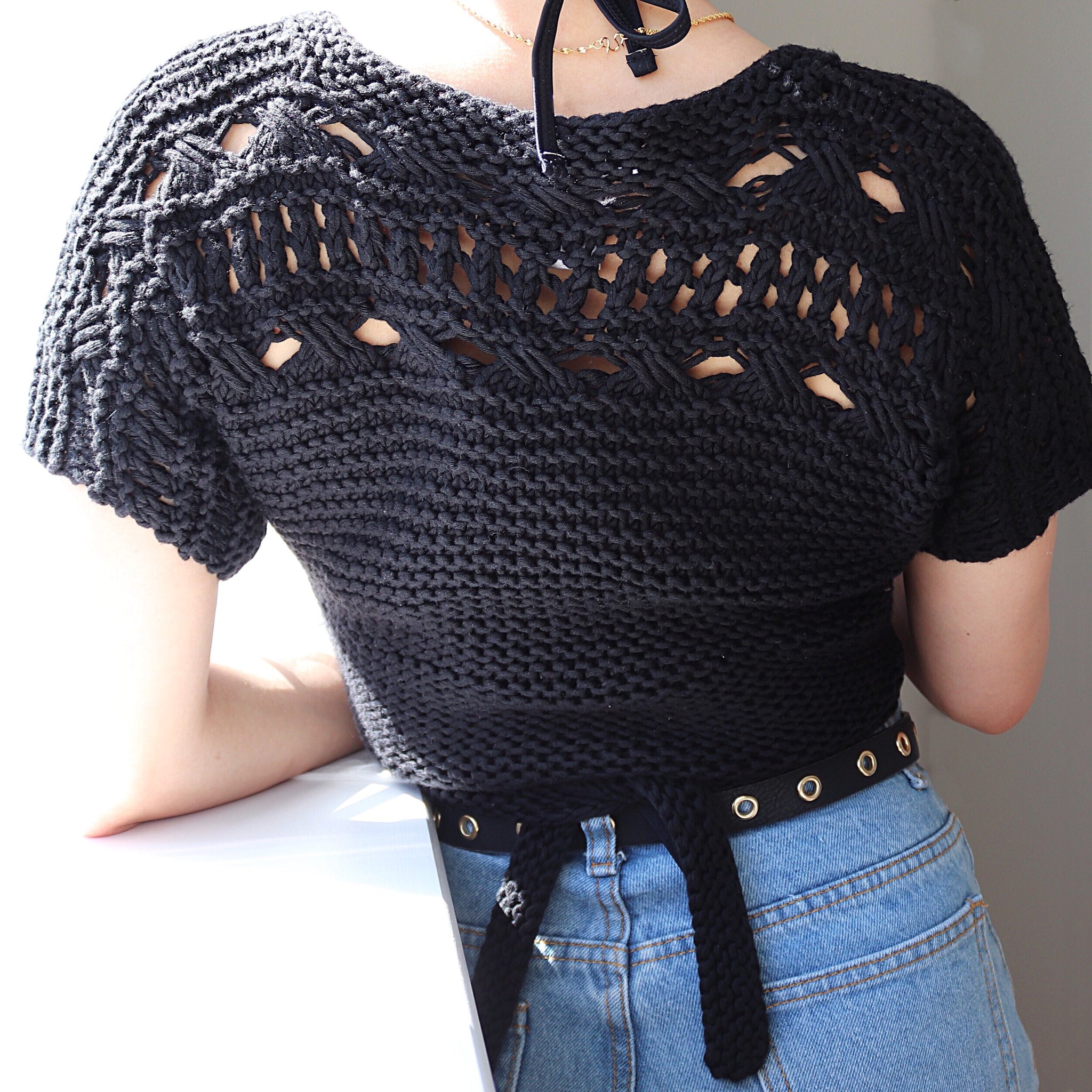 THICK YARN KNIT SHORT SLEEVES WRAP TOP