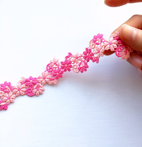 PINKY FLORAL CHOKER NECKLACE