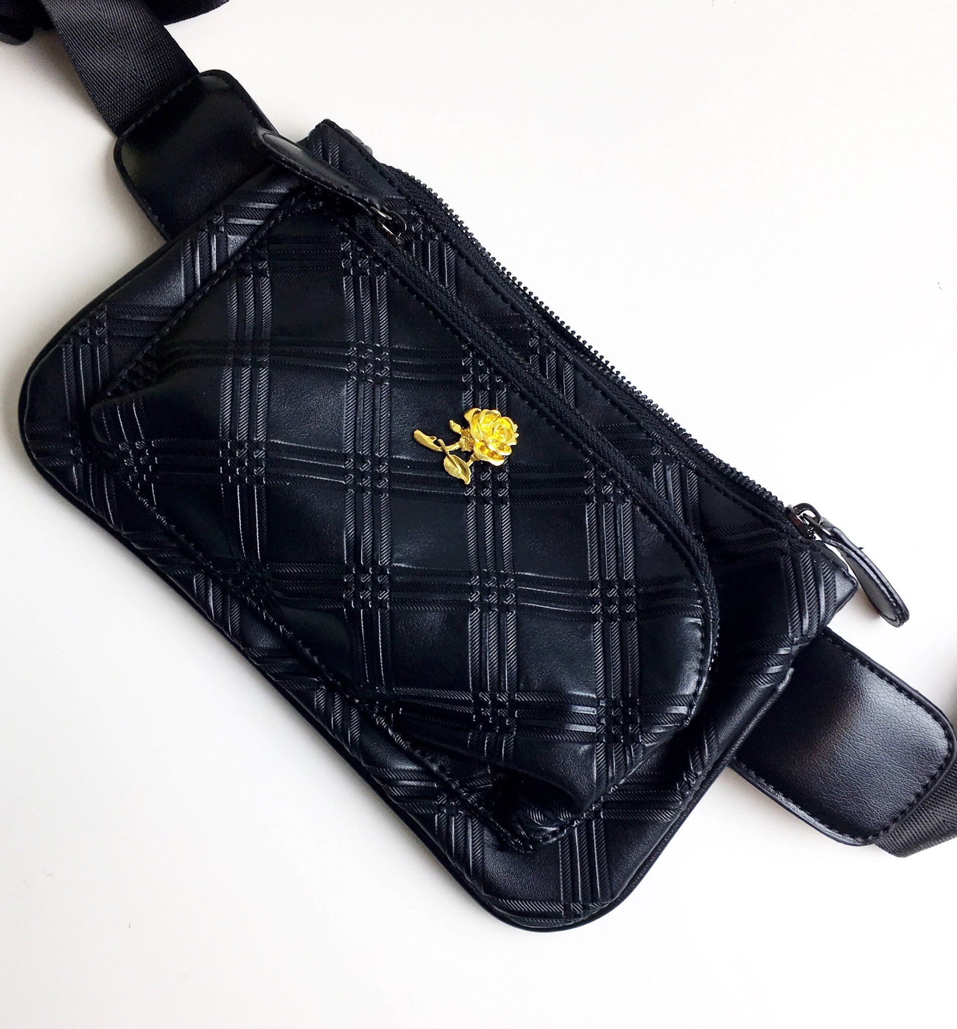 BLACK FAUX LEATHER ROSE BELT BAG