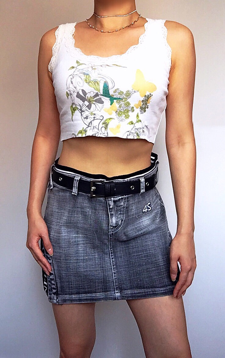 90s Y2K BUTTERFLIES BUTTERFLY FLORAL LACE TRIM EDGES CROP VEST TOP