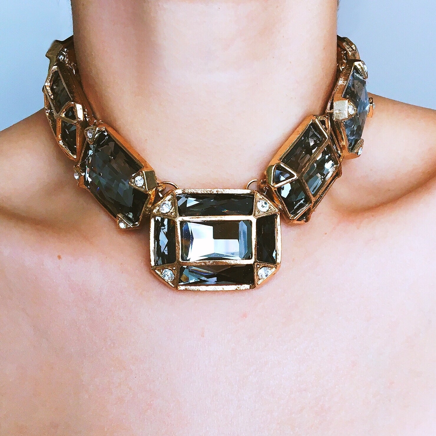 ONLY ONE GREY NIGHT CHOKER SHORT NECKLACE