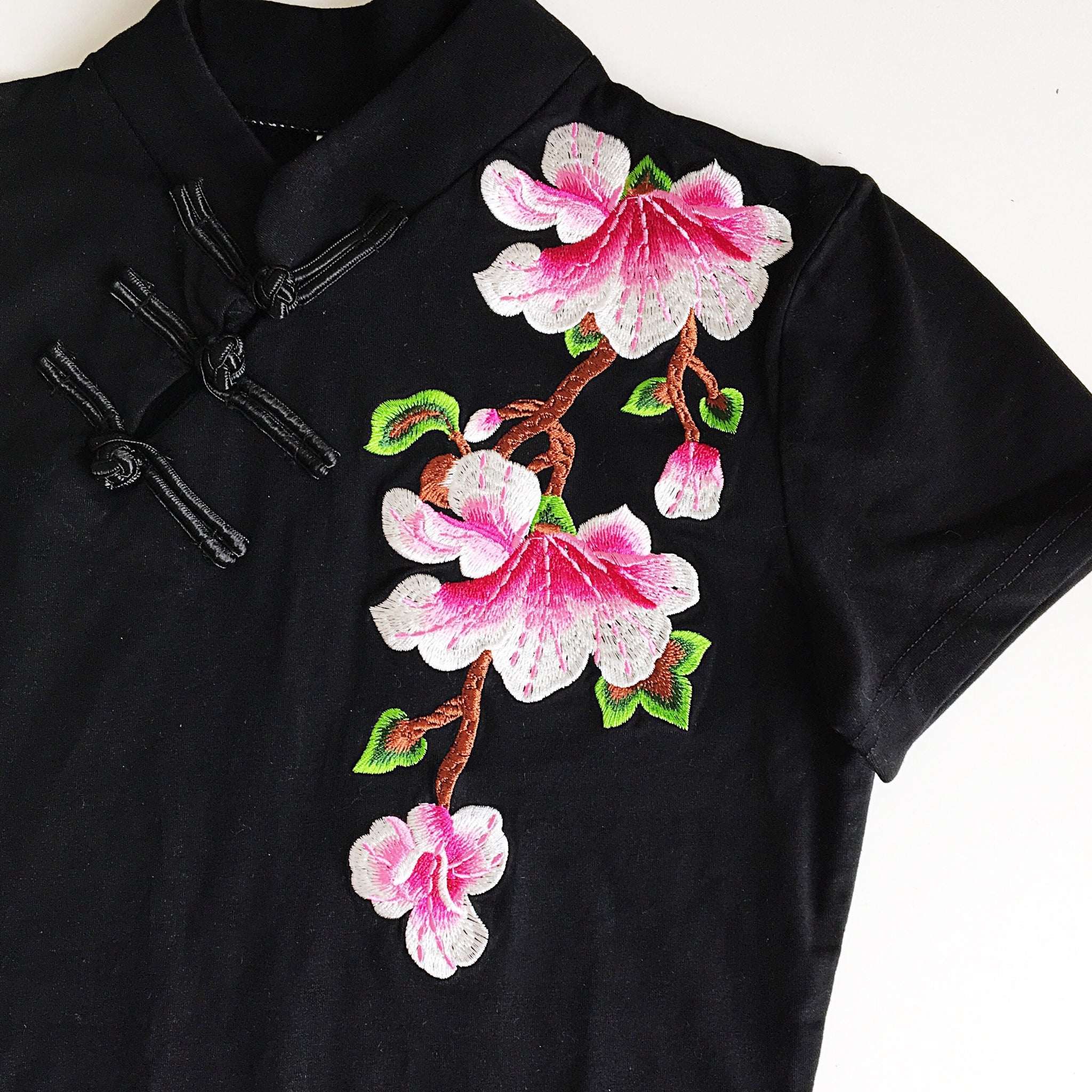 BLACK FLORAL ORIENTAL EMBROIDERY SHORT SLEEVES DRESS