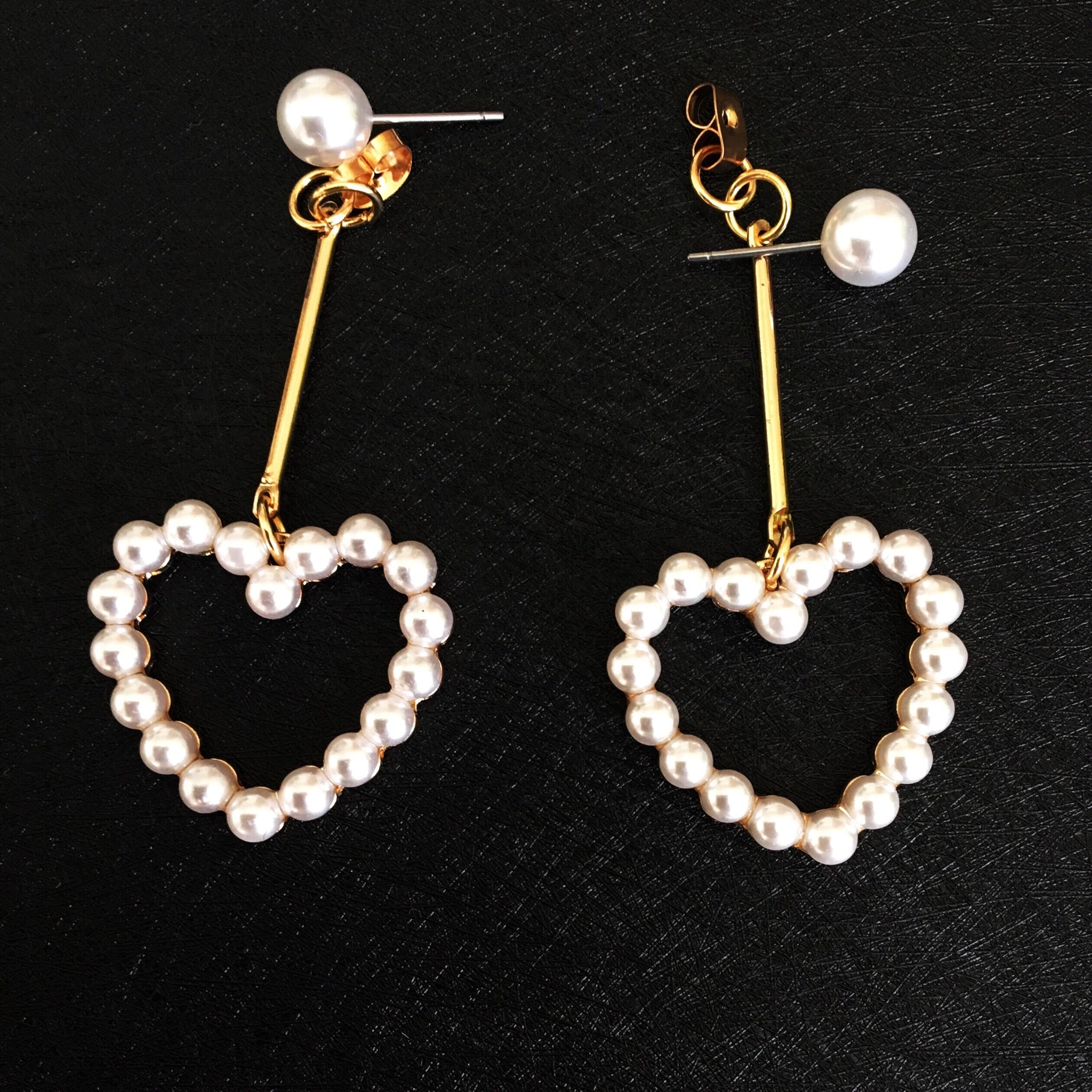 FAUX PEARL HEART LONG EARRINGS