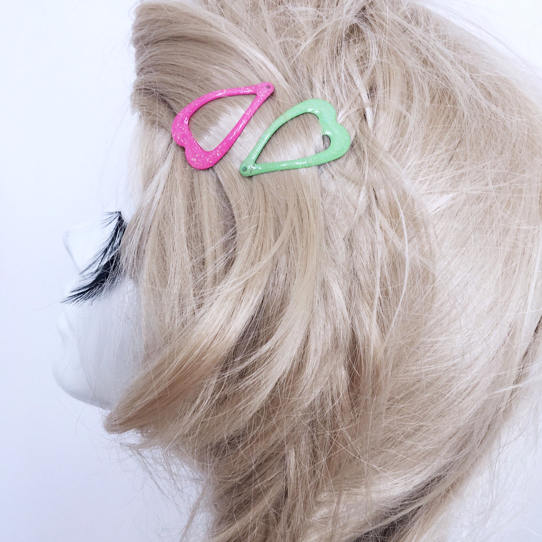 SLIM HEART PASTEL 90S Y2K HAIR CLIPS
