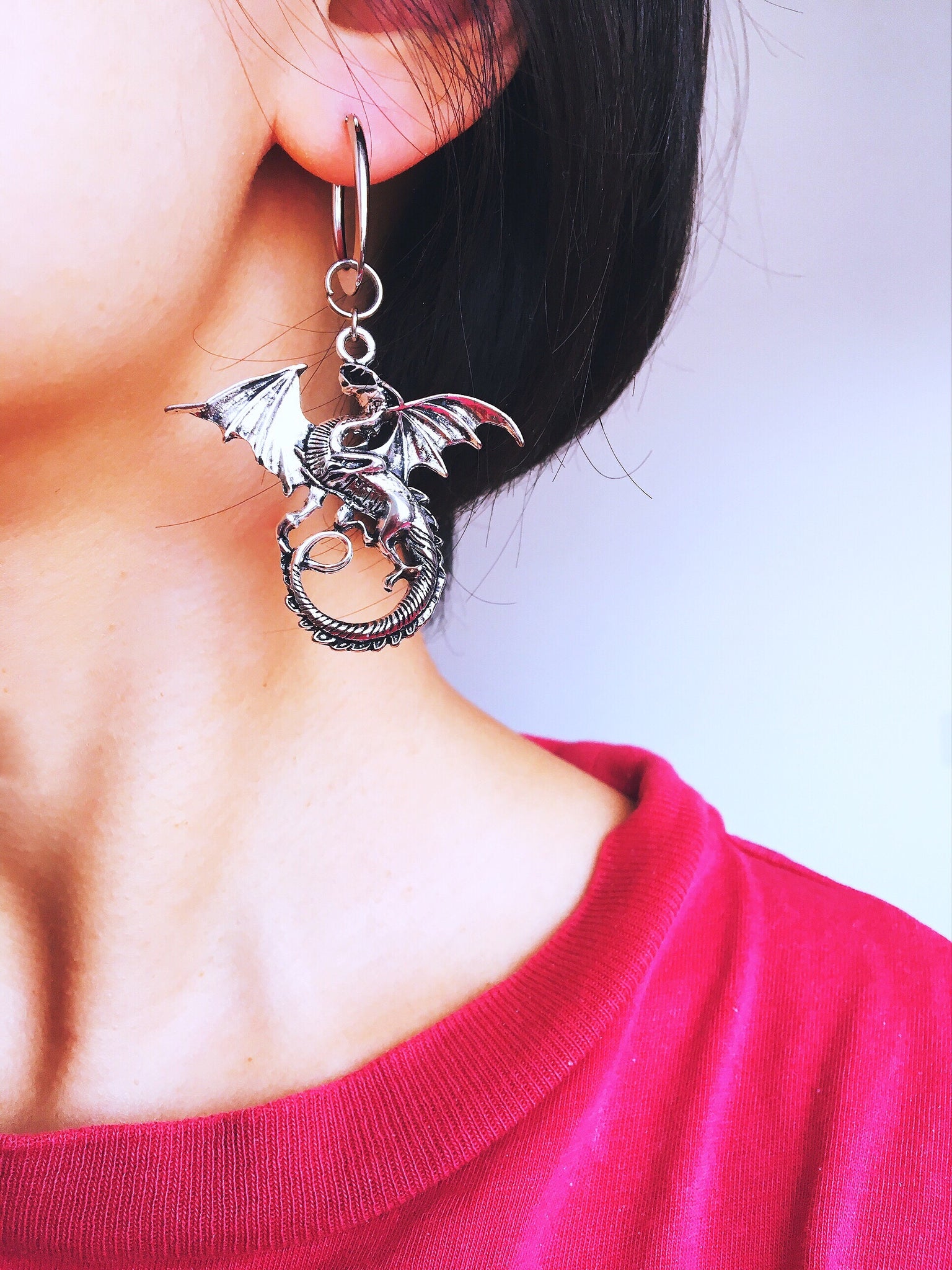 Y2K 2000S 90S STYLE SILVER LARGE DRAGON LARGE HOOP EARRINGS