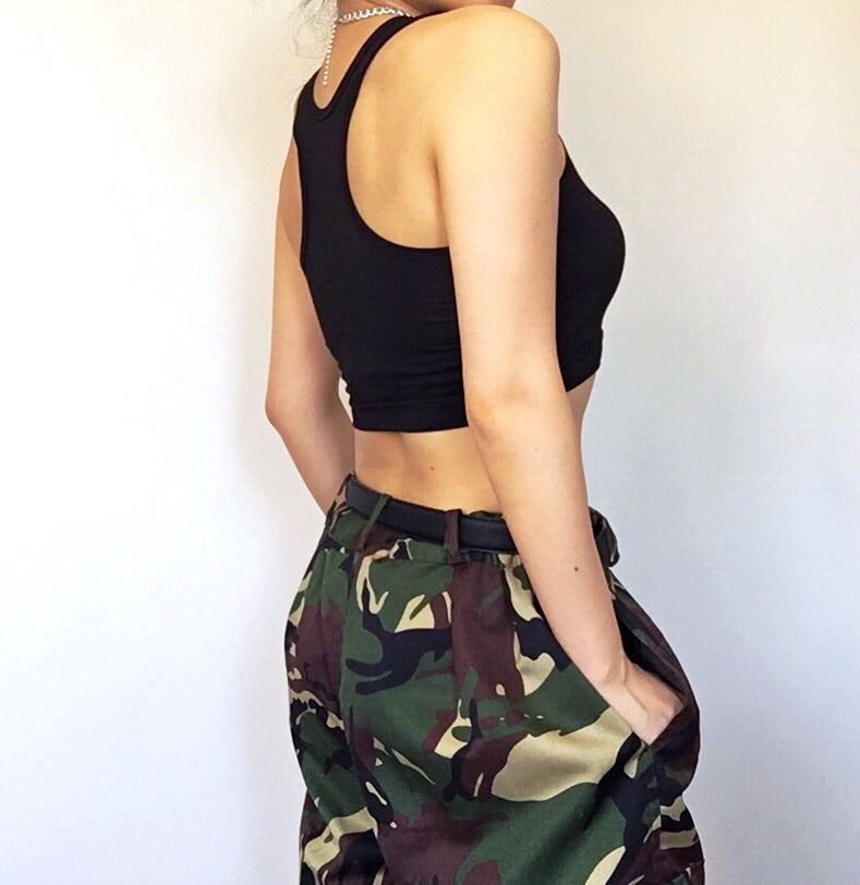 RED FISH VEST CROP TOP