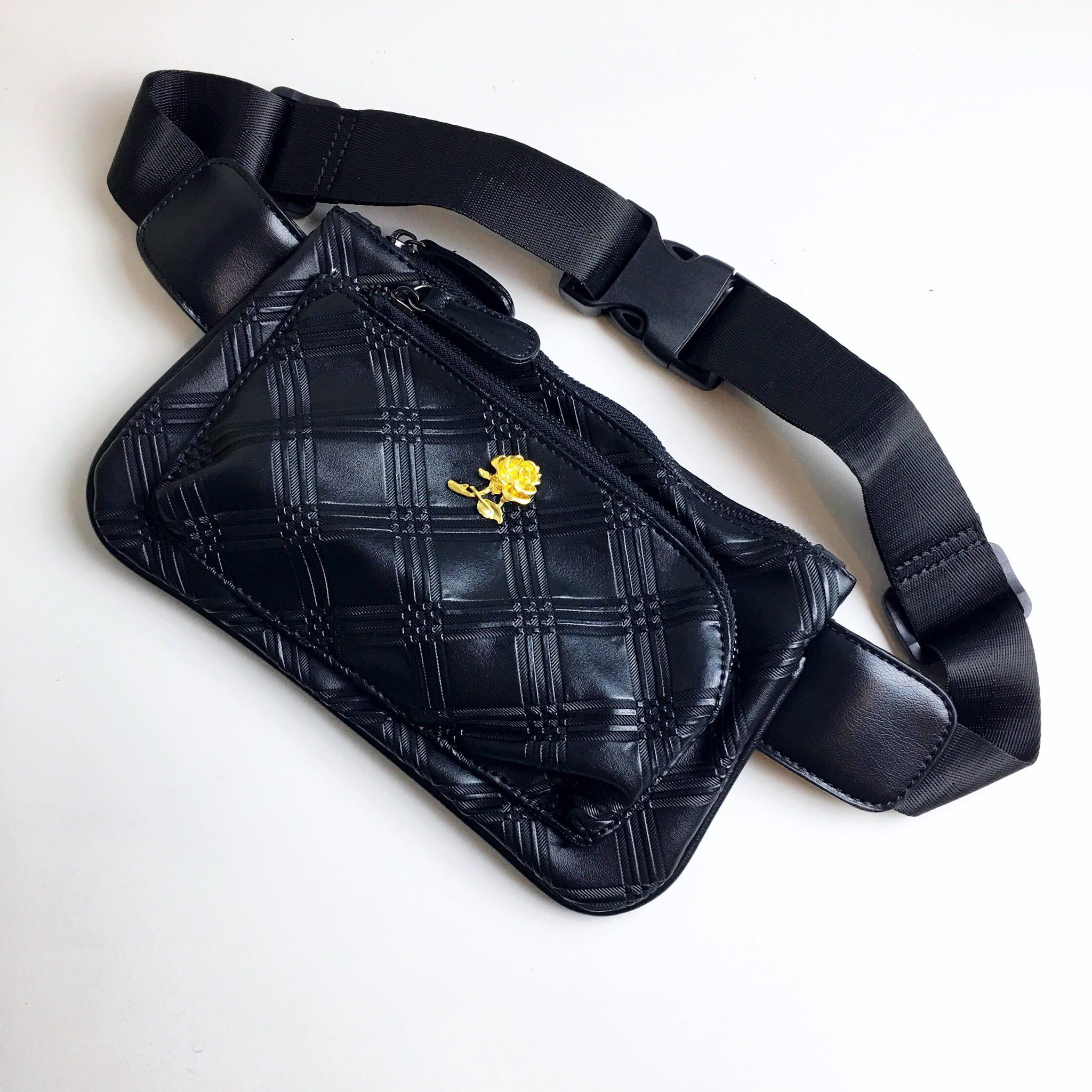BLACK FAUX LEATHER ROSE BELT BAG