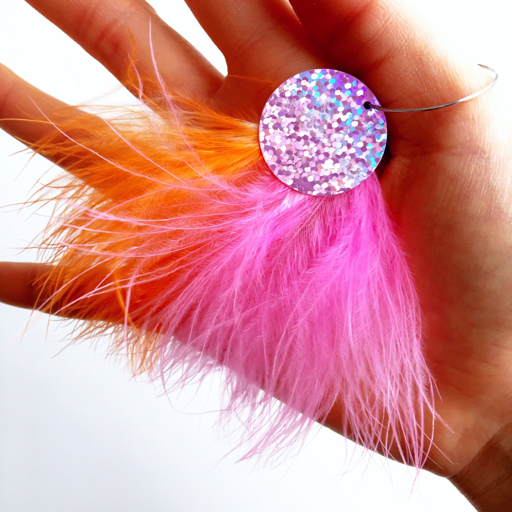 SINGLE DISC FEATHER HOOPS EARRINGS