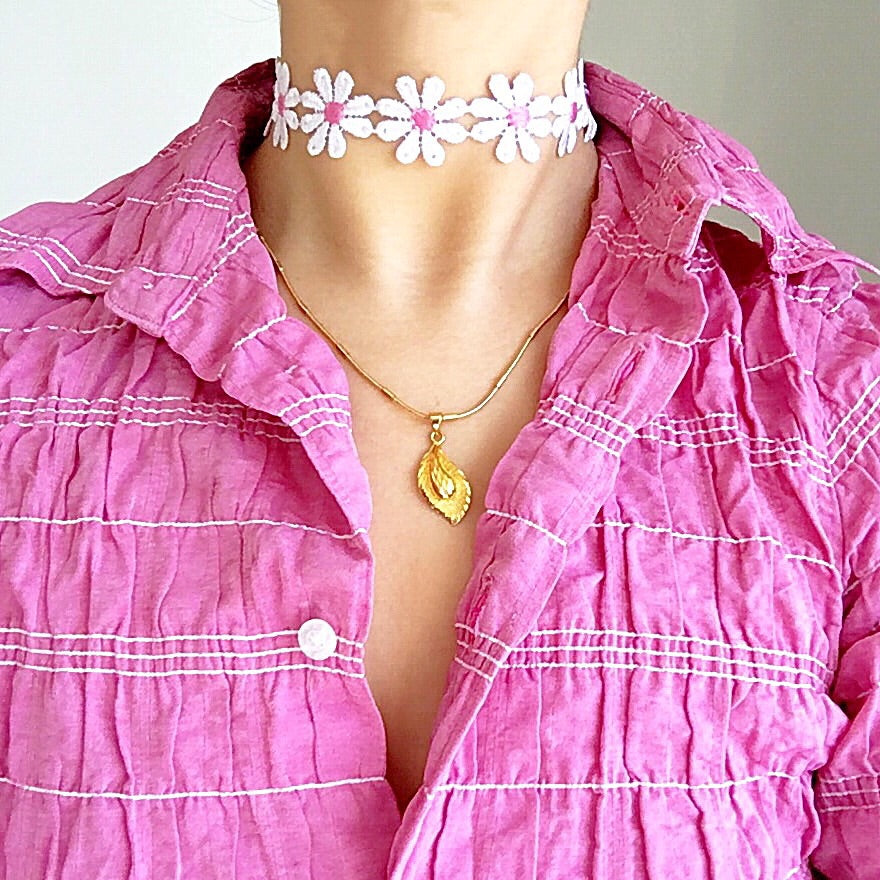 PINK DAISY CHOKER NECKLACE